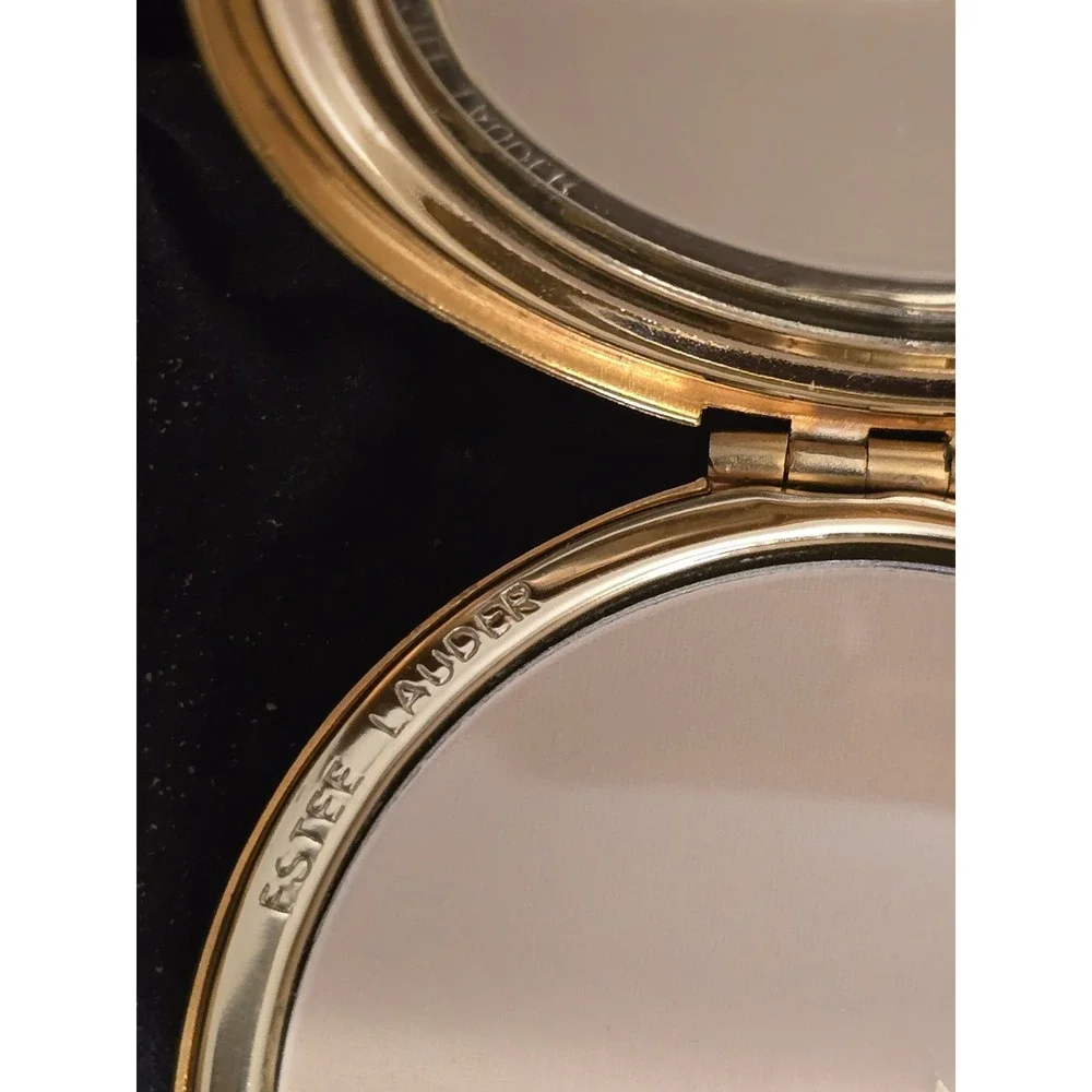 Estée Lauder 'May' Angel‎ Compact Lucidity Transparent 06 pressed powder. W/ Box
